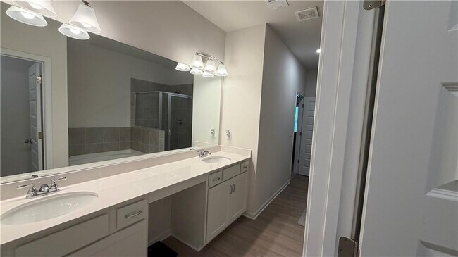 Building Photo - 3587 Fairhaven Dr
