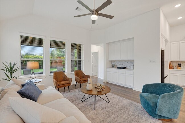 Building Photo - 8145 Overland Grv