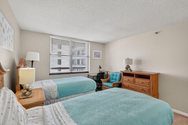 Building Photo - 9650 S Ocean Dr