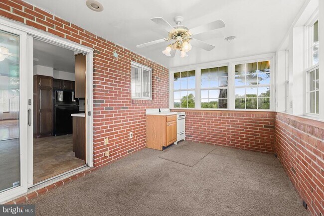 Building Photo - 4816 Bucks School House Rd