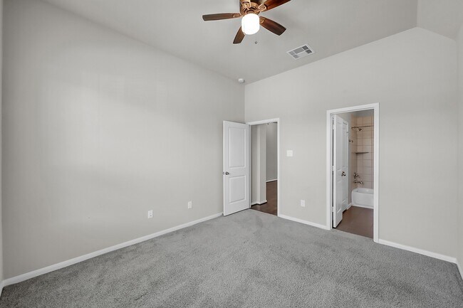 Building Photo - 2807 Jehlon Ln