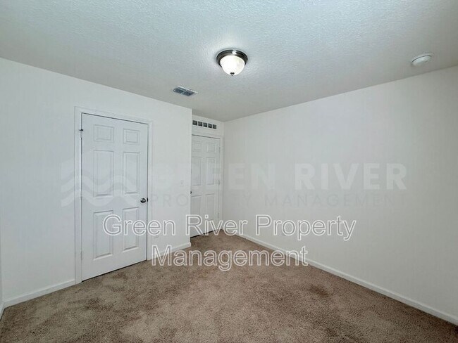 Building Photo - 8704 Lake George Cir W