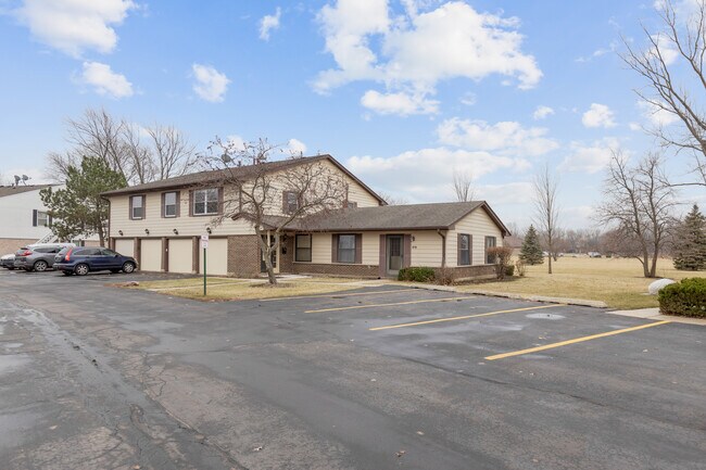 Building Photo - 817 Pahl Rd