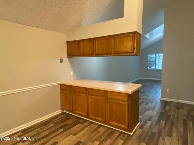 Building Photo - 421 Filmore Dr