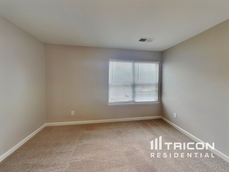 Building Photo - 3879 Williamston Park Ct