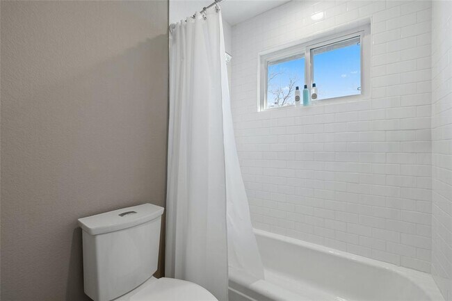 Building Photo - 1505 Westbury Trail