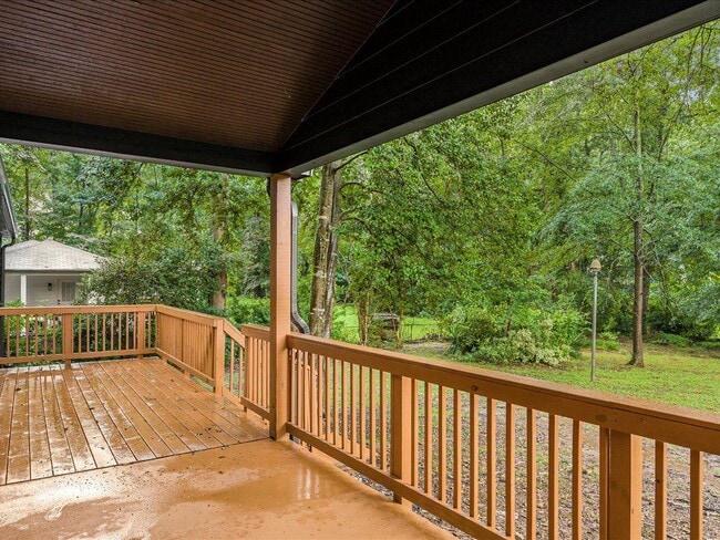 Building Photo - 5794 Pinecrest Rd SW