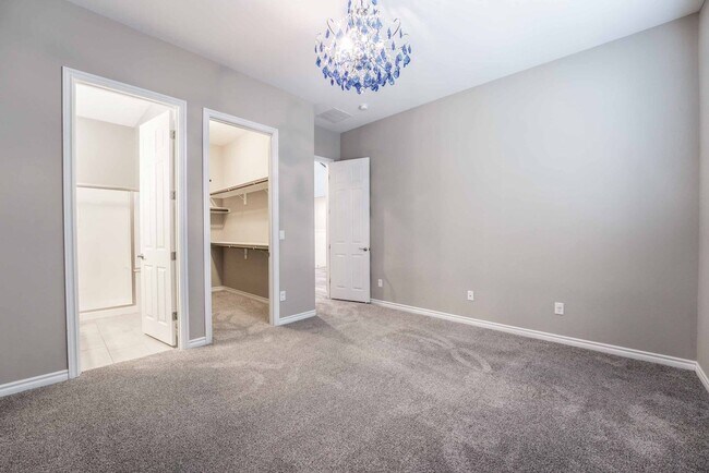 Building Photo - A stunning 4 Bedroom home nestled in the prestigious community in Henderson!