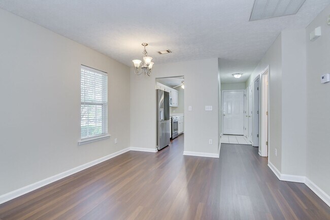 Building Photo - End Unit Townhome Evans