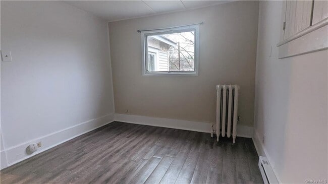 Building Photo - 207 Maple Ave