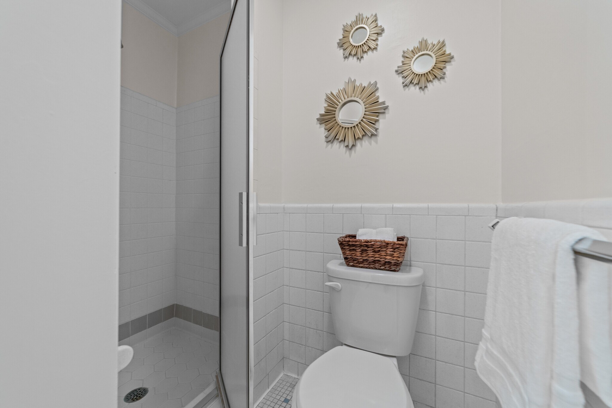 Primary Bathroom - 2117 N Lakeshore Dr