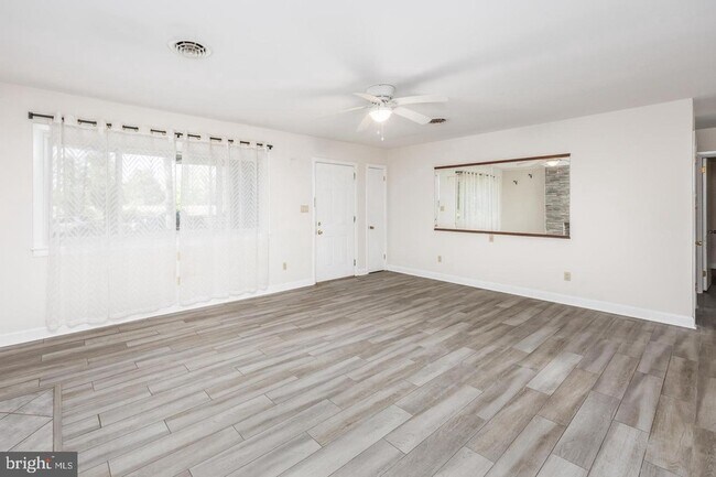 Building Photo - 731 Richwil Dr