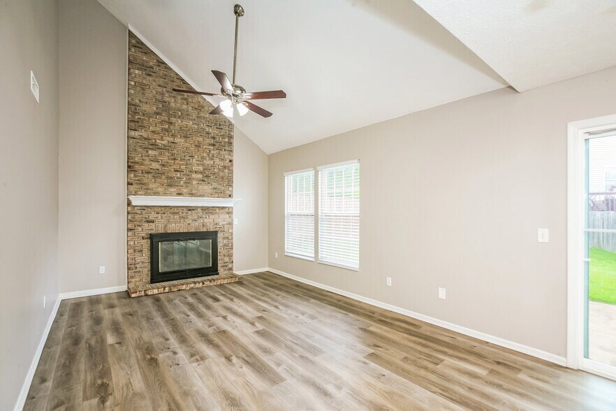 Building Photo - 7462 Carnation Ln