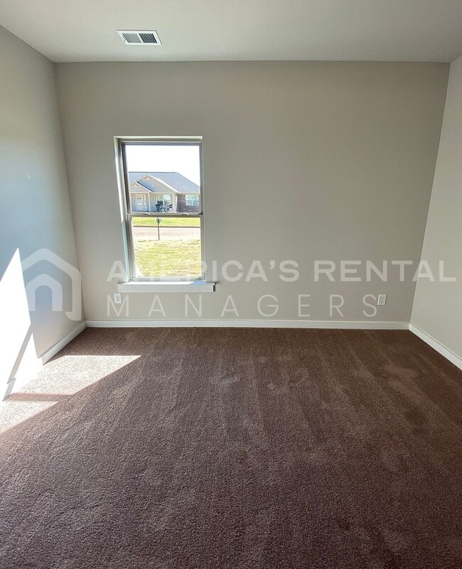 Building Photo - 3 Bedroom Home for Rent in Weaver AL!!