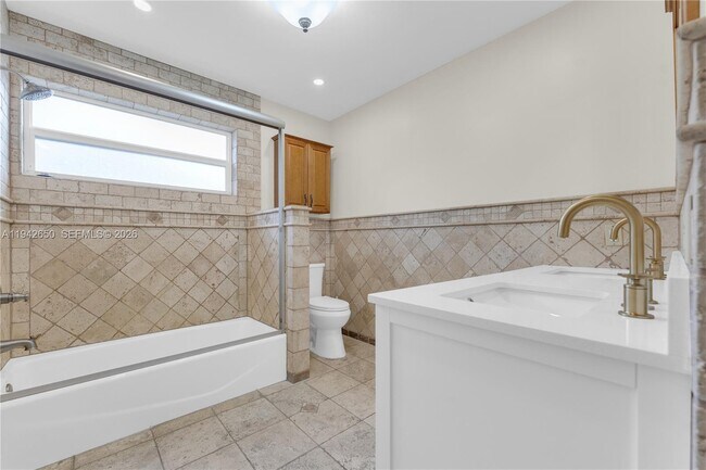 Building Photo - 601 N 44th Ave