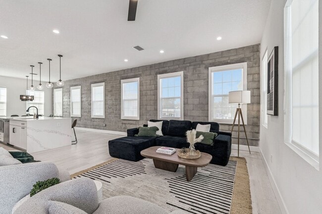 Building Photo - Modern Townhome For Lease in downtown St Pete and Warehouse Arts District