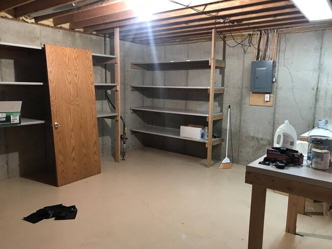 Building Photo - 783 Holly Creek Dr