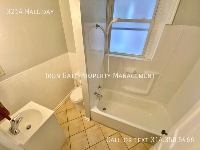 Building Photo - 3214 Halliday-