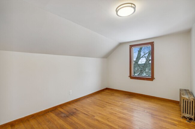 Building Photo - 254 S Main St