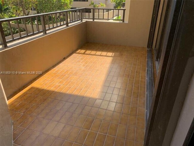 Building Photo - 20191 E Country Club Dr