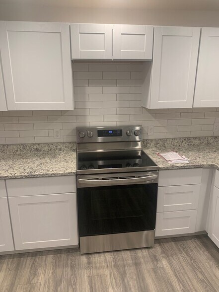 Building Photo - 210 S 400 E