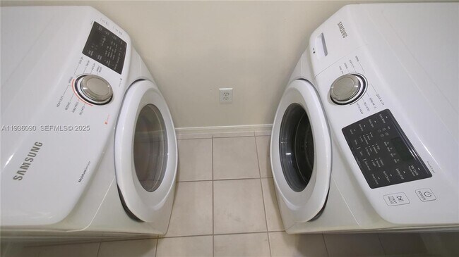 Building Photo - 4220 San Marino Blvd