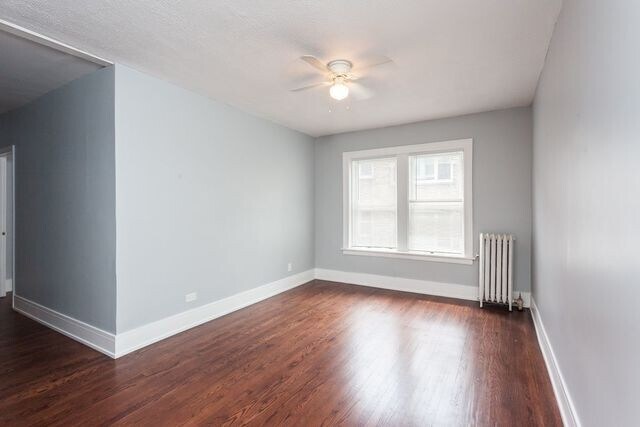 Building Photo - 7522 N Damen Ave