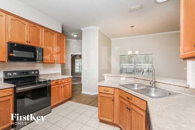 Building Photo - 34333 Shadewood Cir
