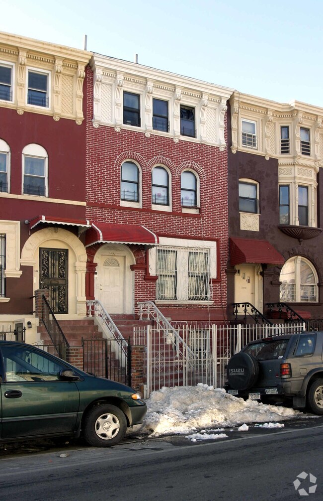 Primary Photo - 320 Throop Ave.