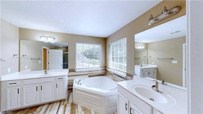 Building Photo - *** READY TO MOVE IN BY FIRST WEEK OF MAY***