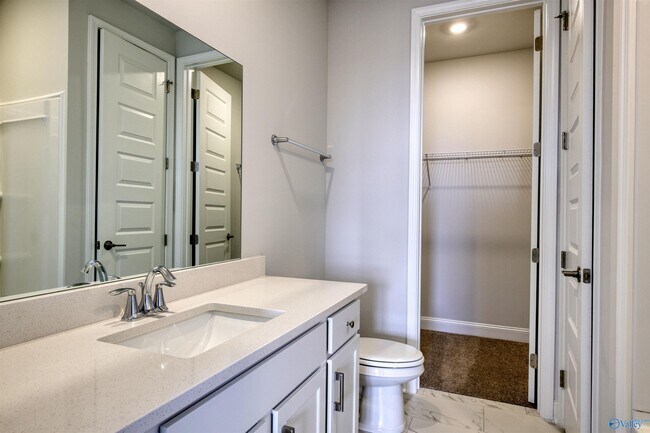 Building Photo - 190 Clift Crk Dr