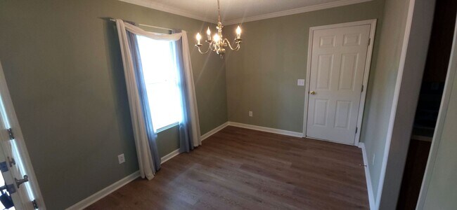 Building Photo - 137 Westmont Dr