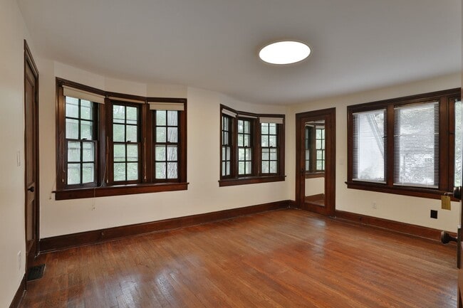 Building Photo - 2104 Iuka Ave