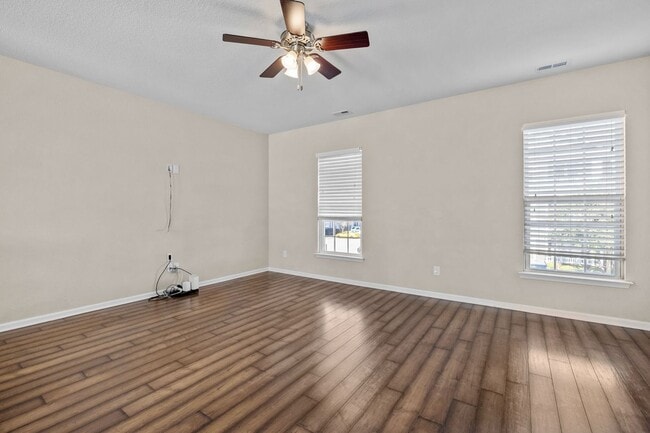 Building Photo - Beautiful Townhome for Rent in Virginia Beach With Free Internet!