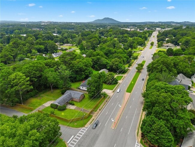 Building Photo - 1808 Sandy Plains Rd