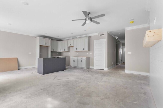 Building Photo - 166 Sango Dr