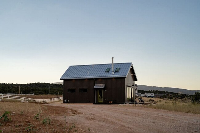 Building Photo - 2387 2500 E