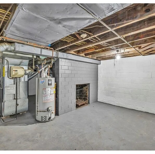 Building Photo - 204 Grove Ave