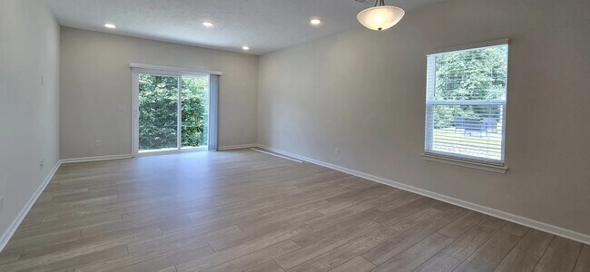 Building Photo - 3472 Bushwillow Dr