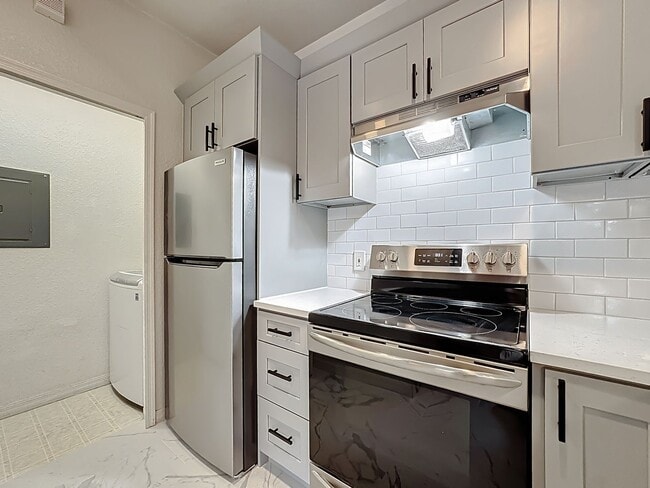 Building Photo - NEWLY RENOVATED 2-Bdrm Condo in Visconti's...