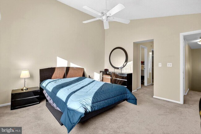 Building Photo - 406 Margit Ct