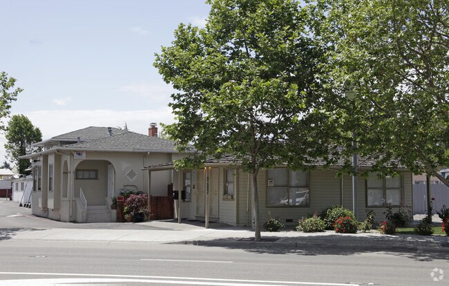 Primary Photo - Paradise Trailer Court