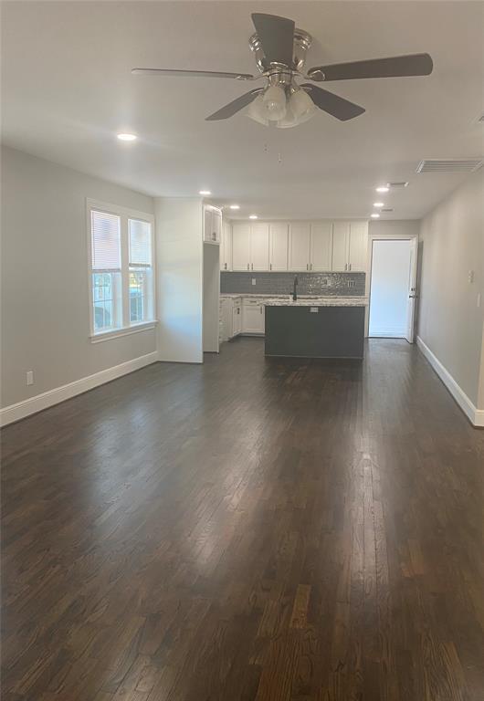 Building Photo - 201 Mesquite St