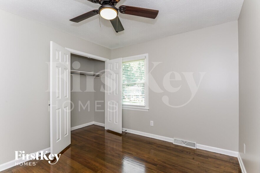 Building Photo - 524 Jasin Dr