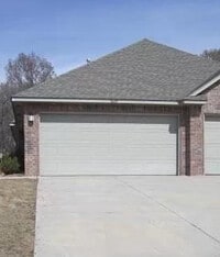 Building Photo - 3605 NW 51st St