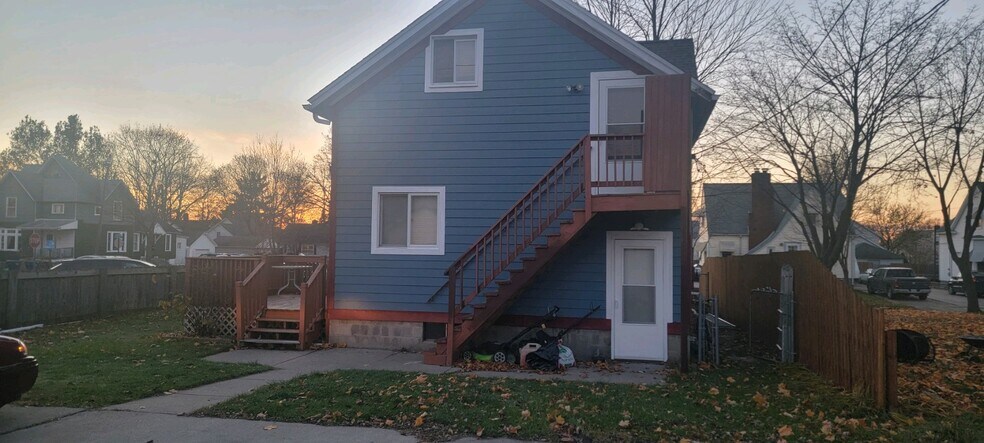 Building Photo - 917 Marsac St