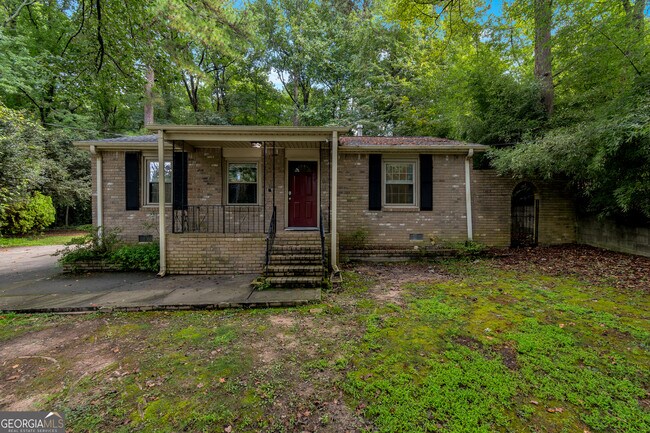 Building Photo - 240 Lake Dr