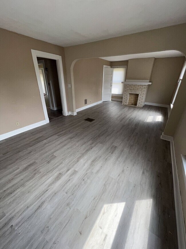 Building Photo - Indiana Ave. 46-48