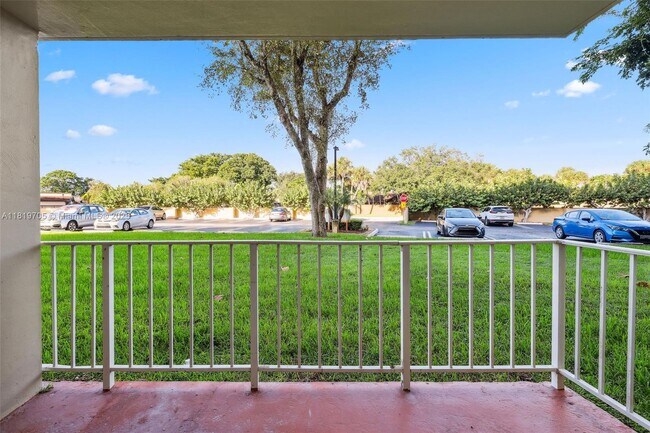 Building Photo - 13120 SW 92nd Ave