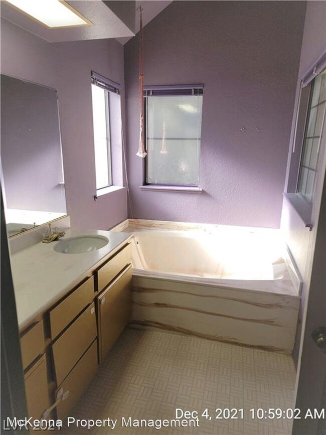 Building Photo - 2 br, 2 bath House - 4742 Obannon Drive #D